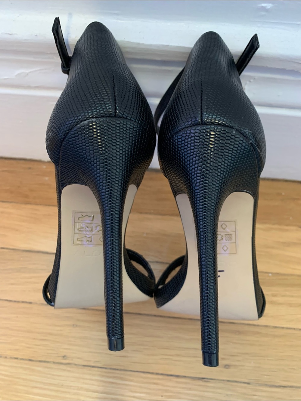 GUC ALDO Hi-Heel Black Women's Ankle Strap Textured Leather Sandals in Size 7.5M - Picture 12 of 15